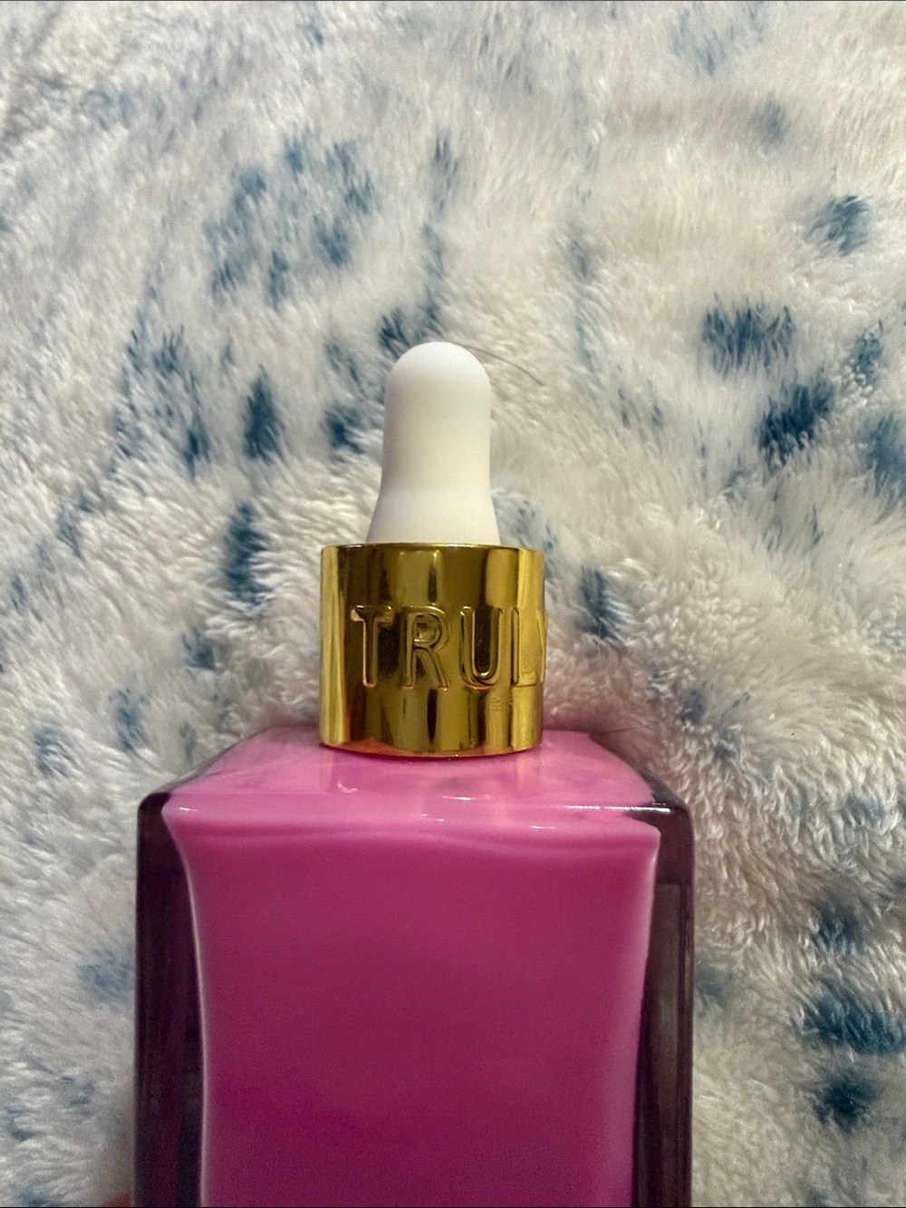TRULY Strawberry Blossoms After Shave Serum - Pink & Gold Accents - Picture 5 of 5